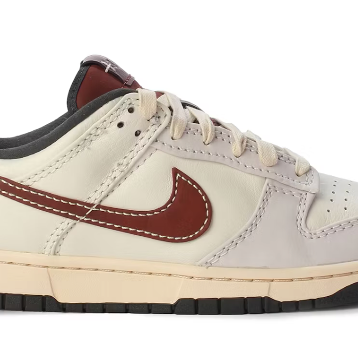 Nike Dunk Low para mujer Dark Pony Soft Pearl